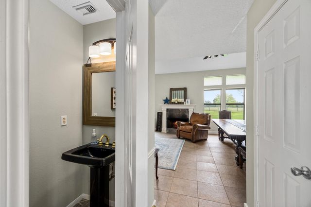 1342 Fm 2434, Weimar, TX 78962