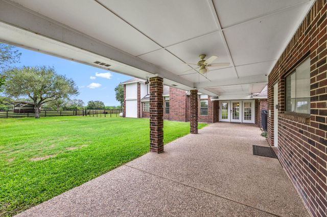 1342 Fm 2434, Weimar, TX 78962