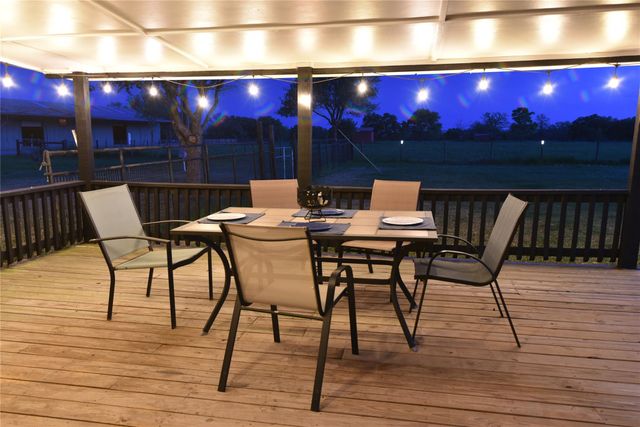 1342 Fm 2434, Weimar, TX 78962