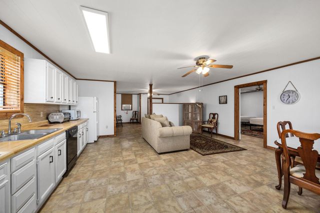 1342 Fm 2434, Weimar, TX 78962