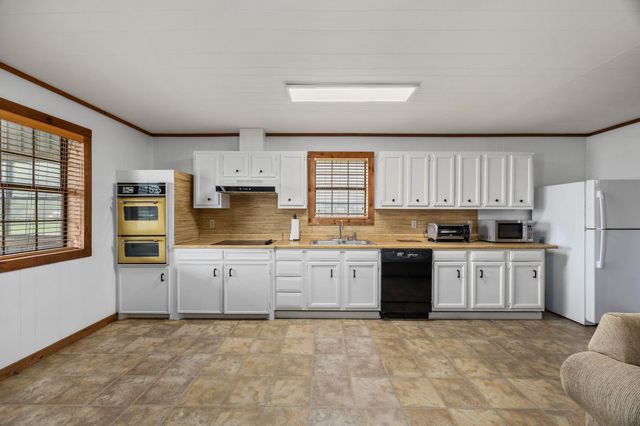 1342 Fm 2434, Weimar, TX 78962