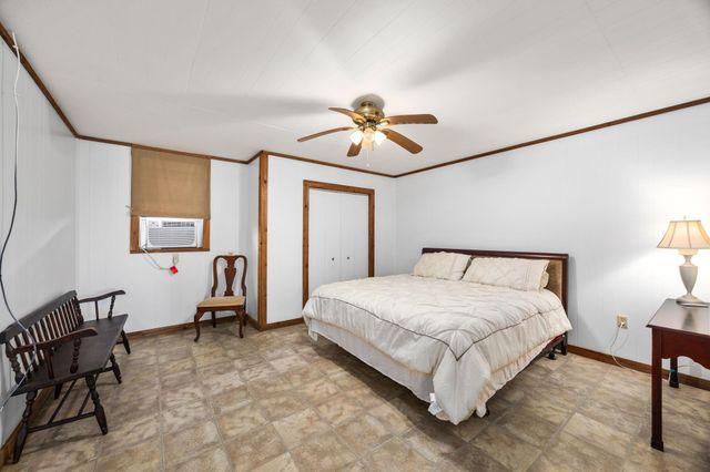 1342 Fm 2434, Weimar, TX 78962