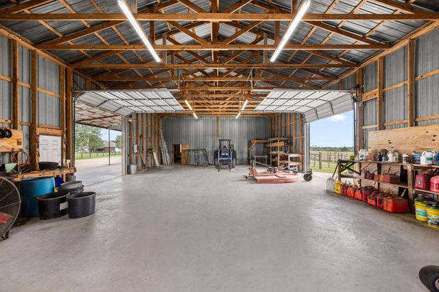 1342 Fm 2434, Weimar, TX 78962