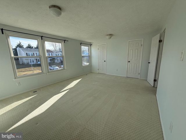 4700 STILL PL, Woodbridge, VA 22193