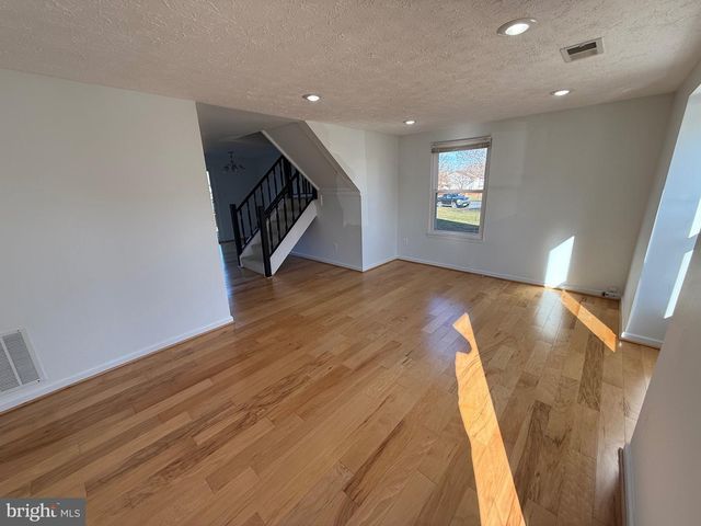 4700 STILL PL, Woodbridge, VA 22193