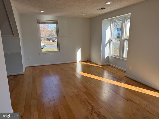 4700 STILL PL, Woodbridge, VA 22193