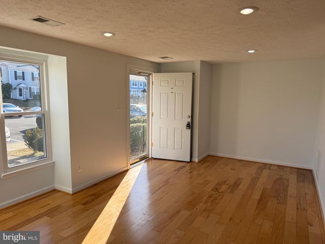 4700 STILL PL, Woodbridge, VA 22193