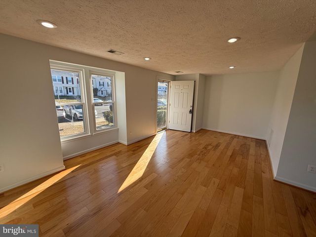 4700 STILL PL, Woodbridge, VA 22193