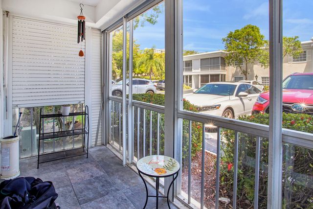 6411 BAY CLUB Drive 2, Fort Lauderdale, FL 33308
