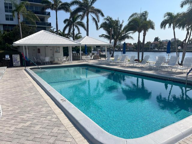 6411 BAY CLUB Drive 2, Fort Lauderdale, FL 33308