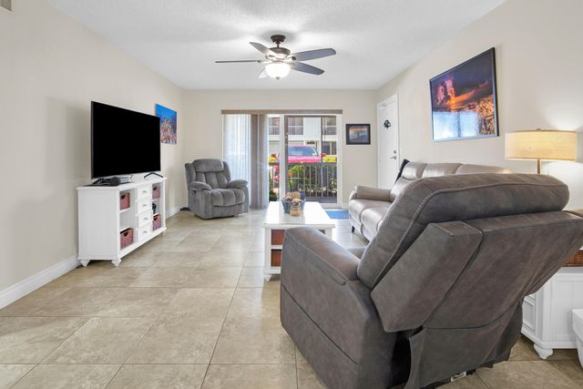 6411 BAY CLUB Drive 2, Fort Lauderdale, FL 33308