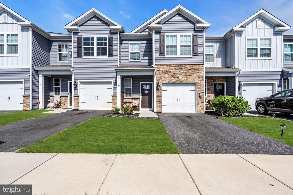 29 KATHERINE DR, BURLINGTON, NJ 08016 — exterior