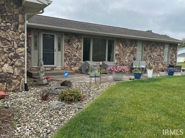 55633 Blue Jay Drive, South Bend, IN 46619