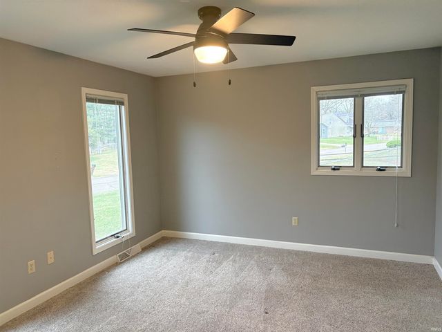 55633 Blue Jay Drive, South Bend, IN 46619