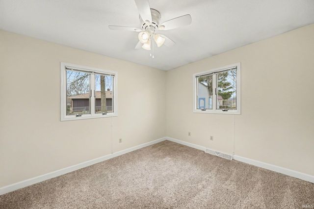 55633 Blue Jay Drive, South Bend, IN 46619