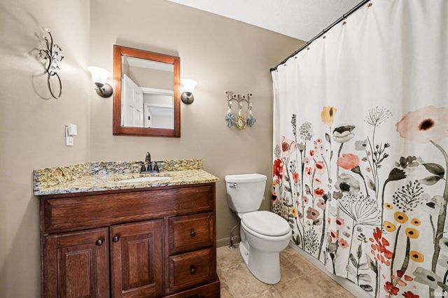 55633 Blue Jay Drive, South Bend, IN 46619