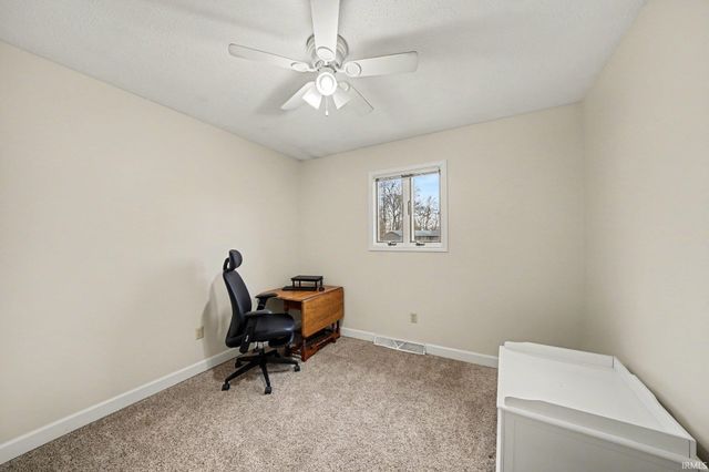 55633 Blue Jay Drive, South Bend, IN 46619