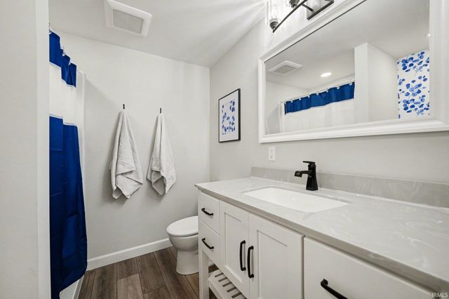 55633 Blue Jay Drive, South Bend, IN 46619