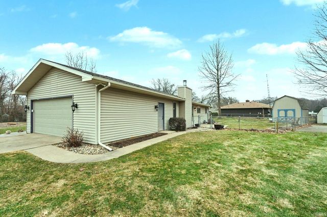 55633 Blue Jay Drive, South Bend, IN 46619