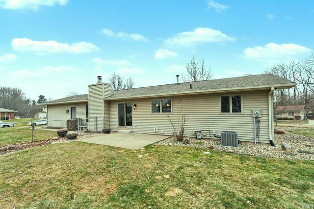 55633 Blue Jay Drive, South Bend, IN 46619