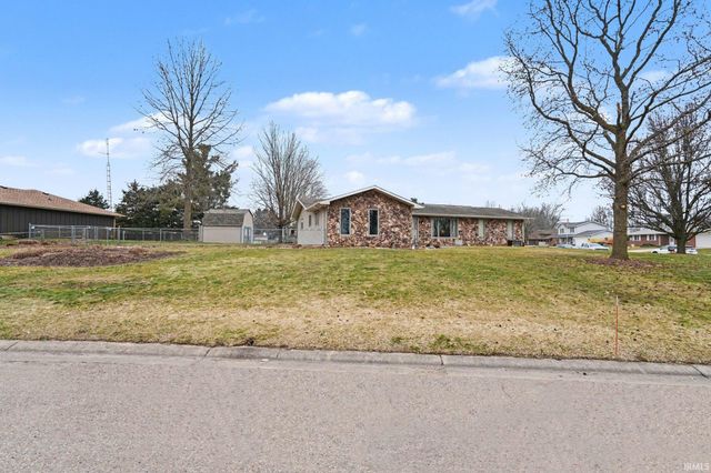 55633 Blue Jay Drive, South Bend, IN 46619