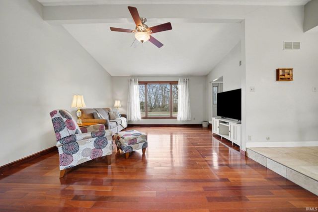 55633 Blue Jay Drive, South Bend, IN 46619