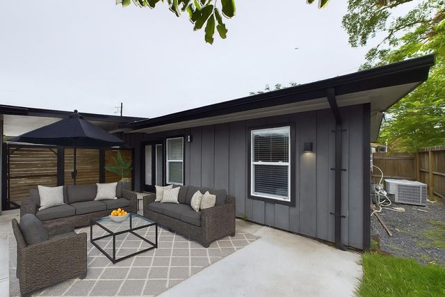 7609 Amelia Road, Houston, TX 77055