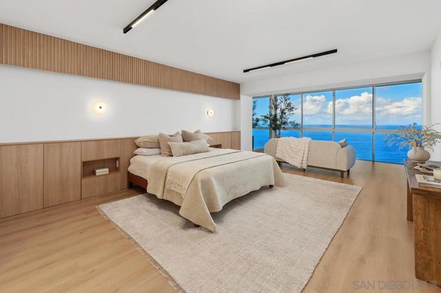 939 Coast 14C, La Jolla, CA 92037