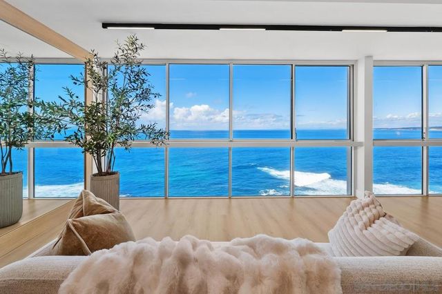 939 Coast 14C, La Jolla, CA 92037