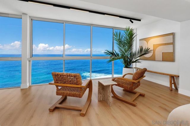 939 Coast 14C, La Jolla, CA 92037