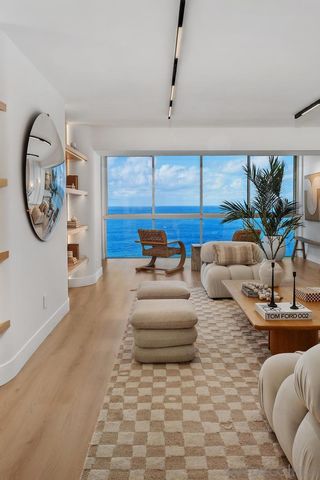 939 Coast 14C, La Jolla, CA 92037