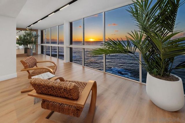 939 Coast 14C, La Jolla, CA 92037