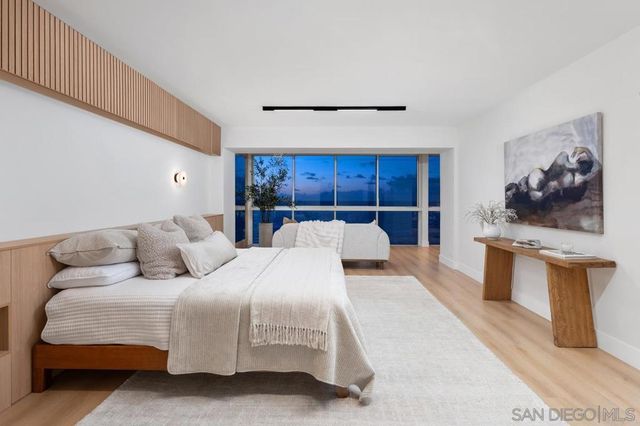 939 Coast 14C, La Jolla, CA 92037