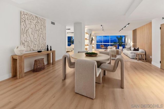 939 Coast 14C, La Jolla, CA 92037