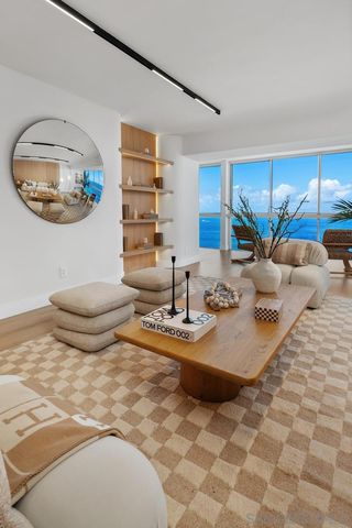 939 Coast 14C, La Jolla, CA 92037