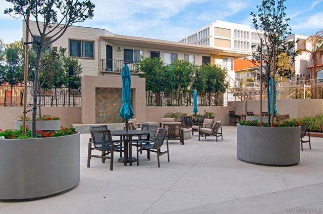 939 Coast 14C, La Jolla, CA 92037