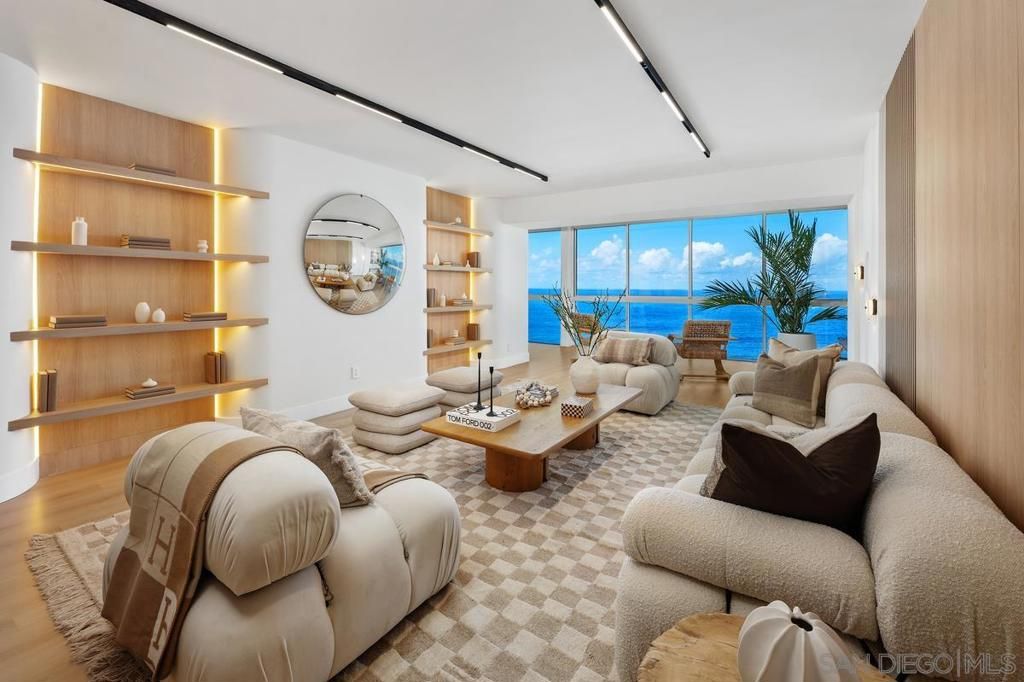 939 Coast 14C, La Jolla, CA 92037