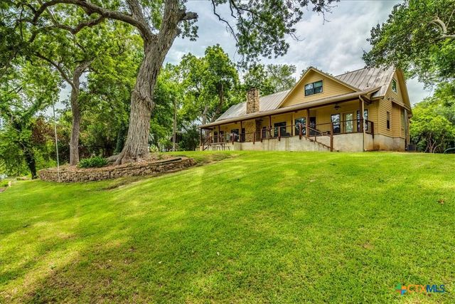 302 Guadalupe River Drive, Seguin, TX 78155