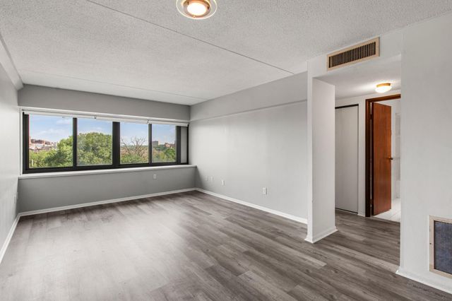 1920 S 1st Street 408, Minneapolis, MN 55454