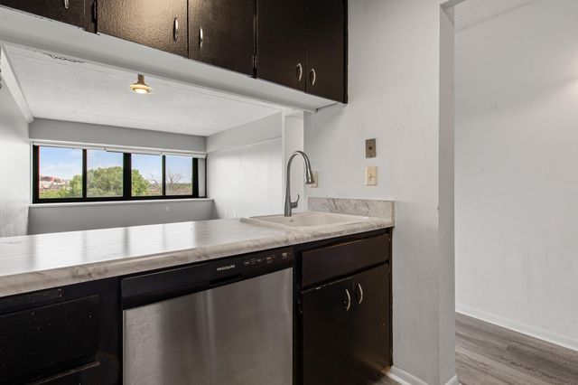1920 S 1st Street 408, Minneapolis, MN 55454