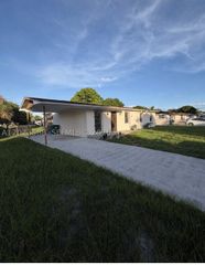 19211 NW 52nd Ave, Miami Gardens, FL 33055