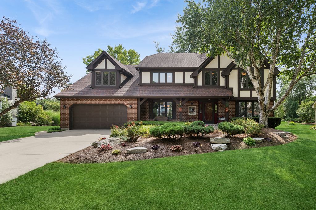 808 Lyndhurst Court, Naperville, IL 60563 — photo 2