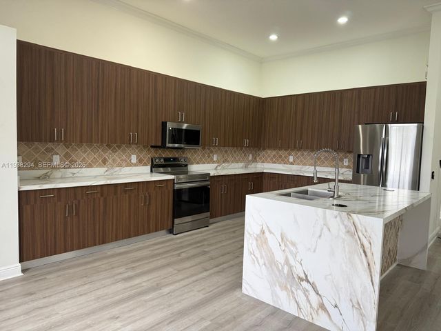 2408 Deer Creek Rd, Weston, FL 33327