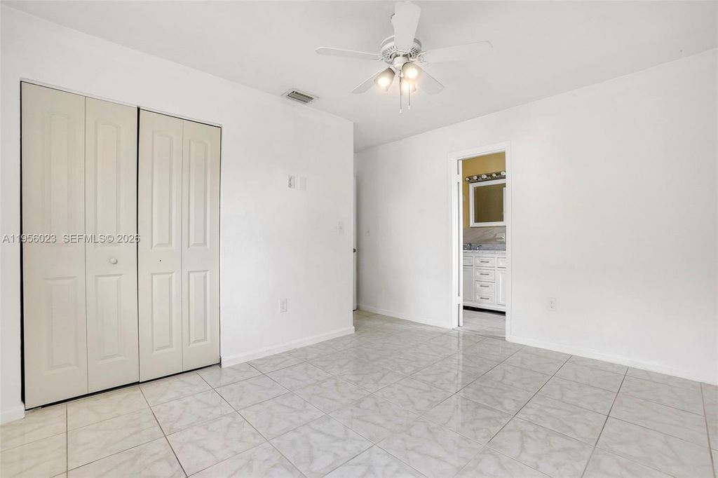 Image 10 of property listing at 746 NW 3rd St, Florida City, FL 33034