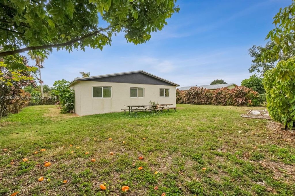 Image 27 of property listing at 746 NW 3rd St, Florida City, FL 33034