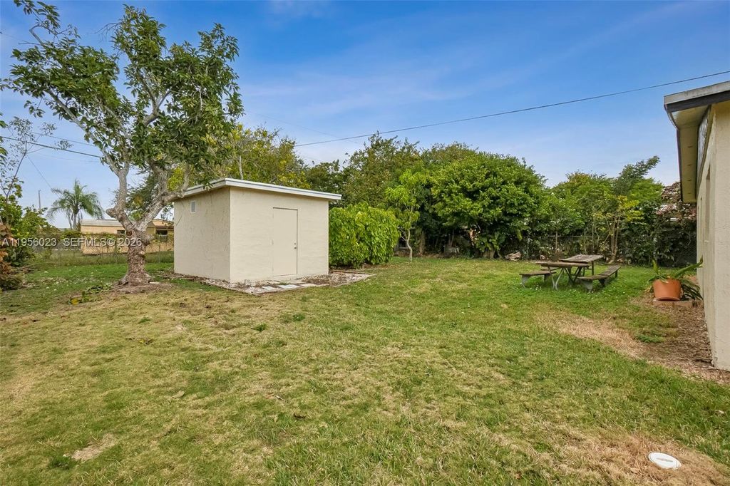 Image 28 of property listing at 746 NW 3rd St, Florida City, FL 33034