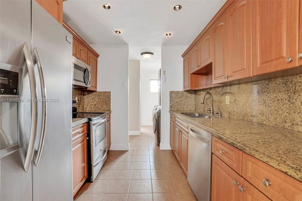 Image 6 of property listing at 746 NW 3rd St, Florida City, FL 33034