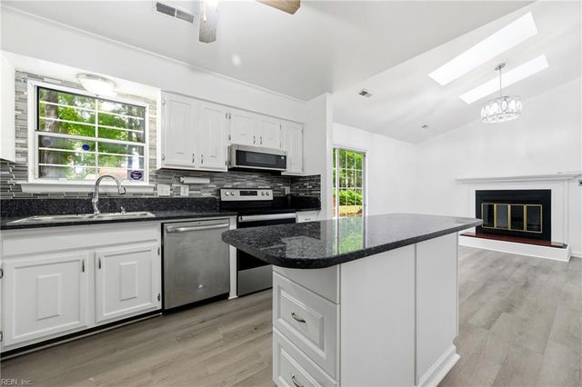 165 Little John PL, Newport News, VA 23602