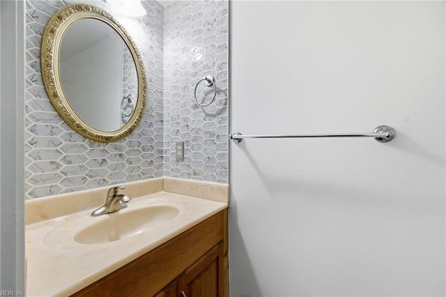 165 Little John PL, Newport News, VA 23602