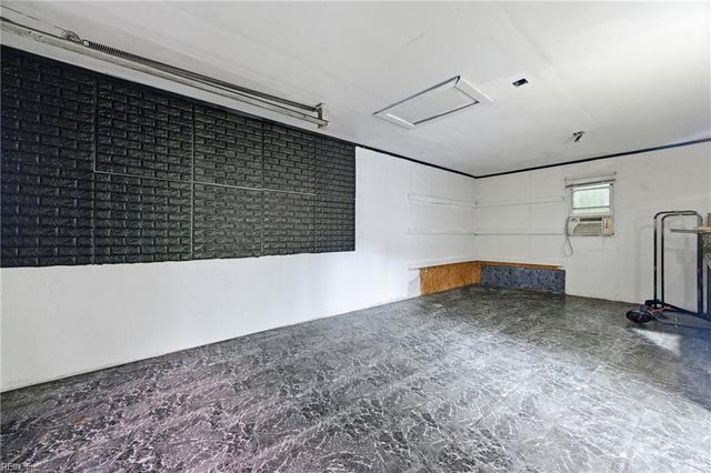 165 Little John PL, Newport News, VA 23602